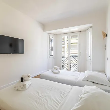 Elegance And Refinement, Proximity To La Croisette